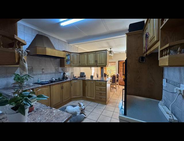 4 BEDROOM FREESTANDING FOR SALE IN ORIENT HEIGHTS